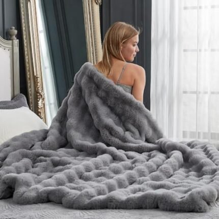 Cozy Bliss Faux Fur Throw Blanket for Couch, Fuzzy Soft Plush Thick Bubble Blanket for Sofa Bedroom Living Room, 60 * 80 Inches Light Grey
