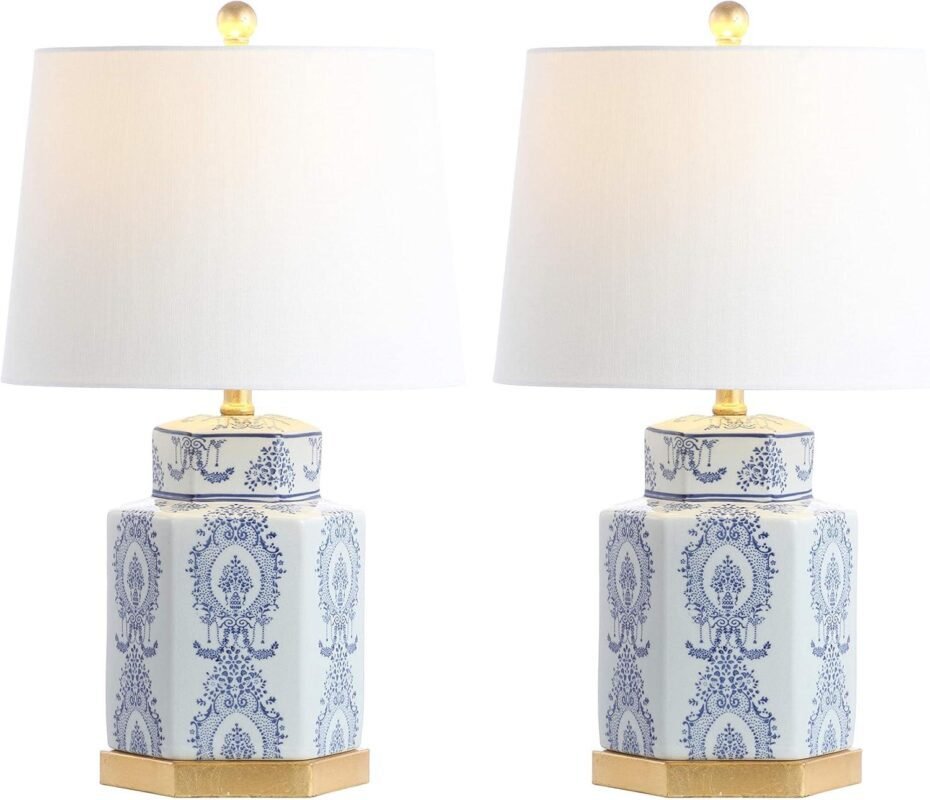Our Review of the SAFAVIEH Bodin Blue/White Table Lamp Set