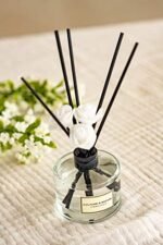 CULTURE & NATURE 6.7oz Clean Cotton Reed Diffuser Set - Home Fragrance & Shelf Decor. - Image 3