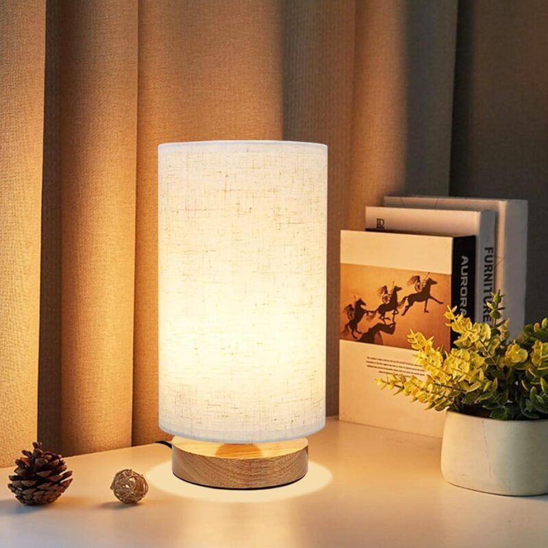 Why We Love the UCHENTON Small Bedside Table Lamp: Cozy, Bright, and Stylish