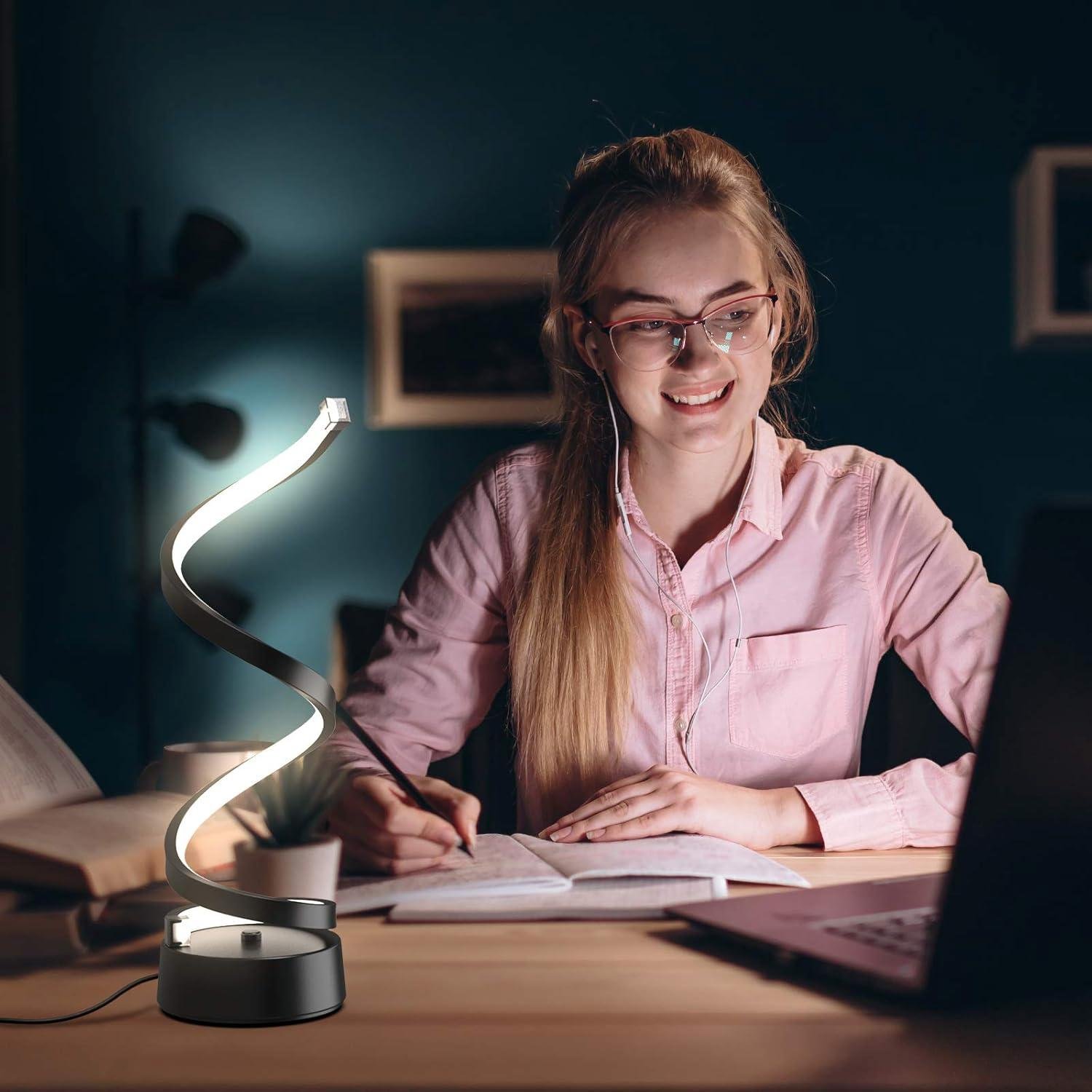 Our Review of NUÜR's Stylish & Dimmable LED table Lamp Set