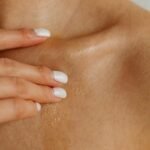 MELONY Luxury Massage Candle: Moisturizing Body Oil for Muscle Relaxation & Home Spa, 8.1oz (Jasmine & Patchouli) - Image 6