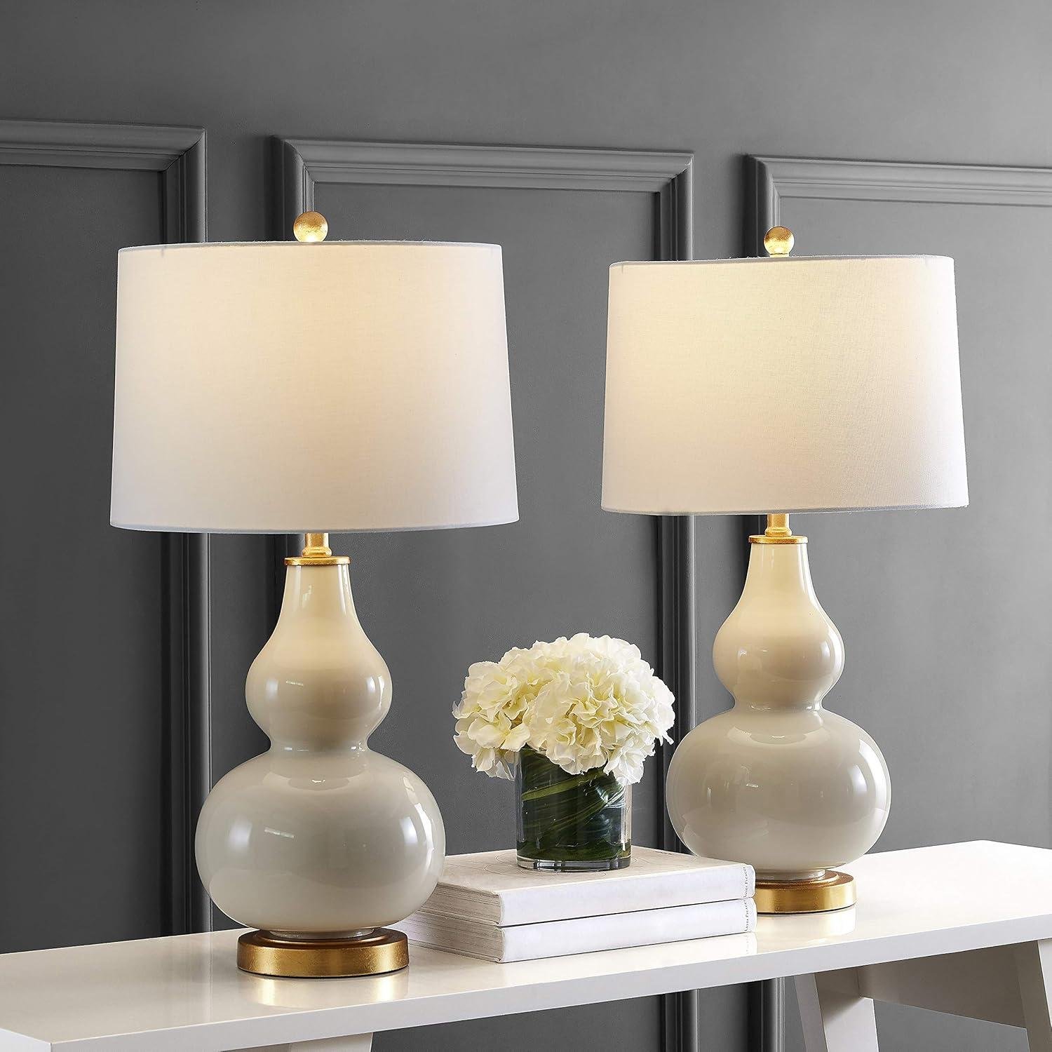 Our Review of SAFAVIEH Karlen Lamps: Stylish Light for Any Room