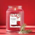 Yankee Candle Christmas Magic: 22oz Large Jar Christmas Scented Candle, 150-Hour Burn Time, Perfect Holiday Gift - Image 4