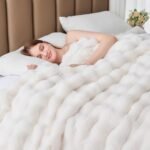 Cozy Faux Fur Twin Blanket, 1000 GSM Plush Sherpa for Couch & Bedroom - Perfect Gift for Women! - Image 3